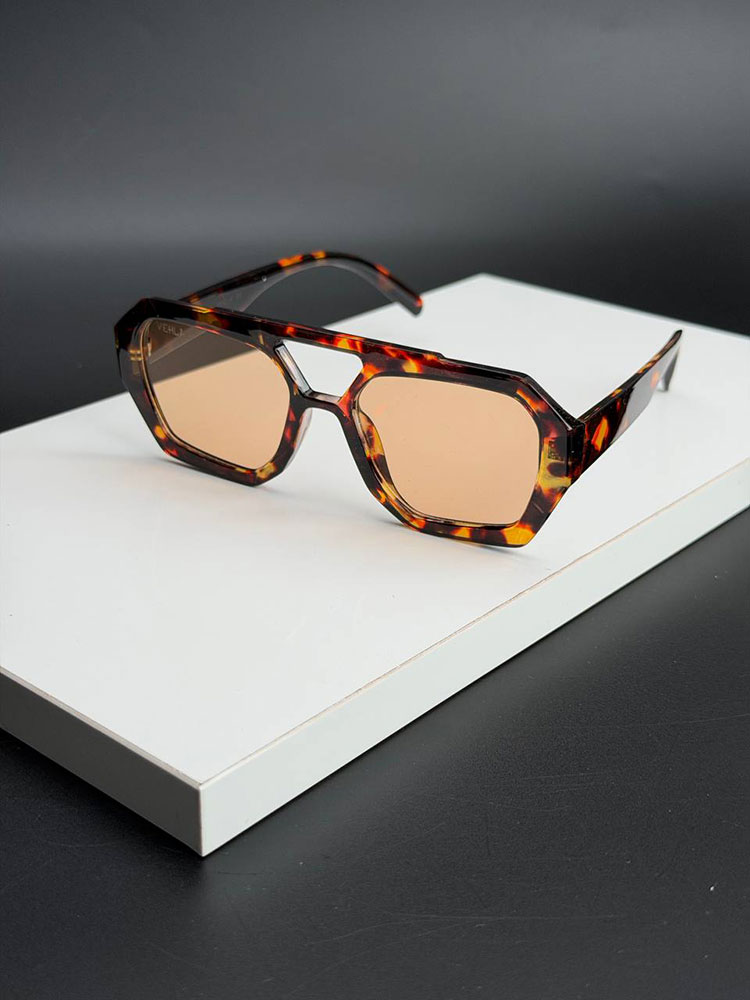 photo_۲۰۲۵-۱۱-۰۸_۰۶-۵۲-۴۷ عینک آفتابی ترند پرادا(کد5012) - Image 1