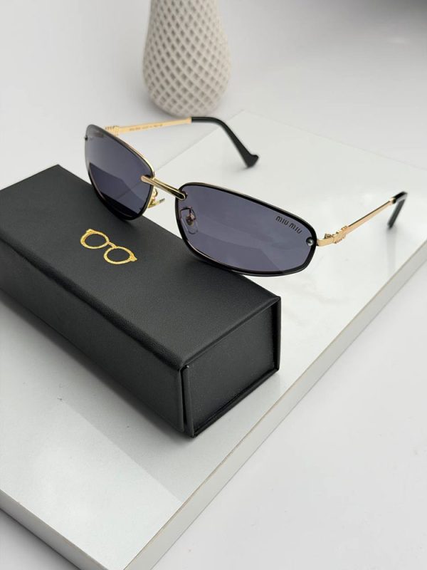 عینک آفتابی نرند