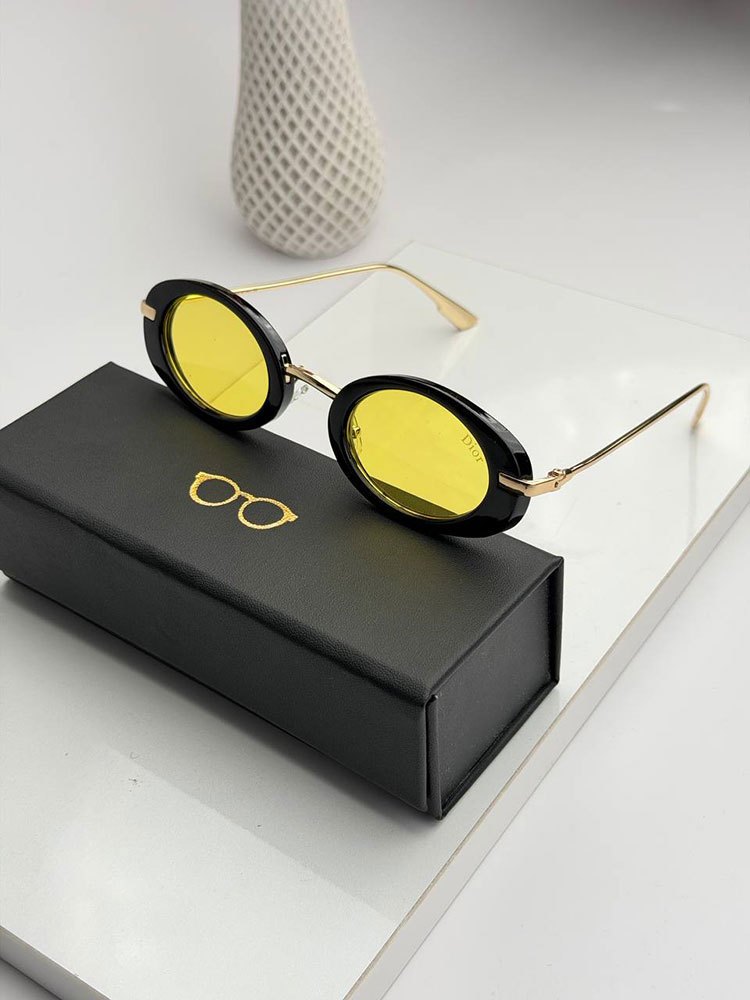 photo_۲۰۲۵-۱۱-۳۰_۰۸-۰۶-۵۸ عینک آفتابی نرند